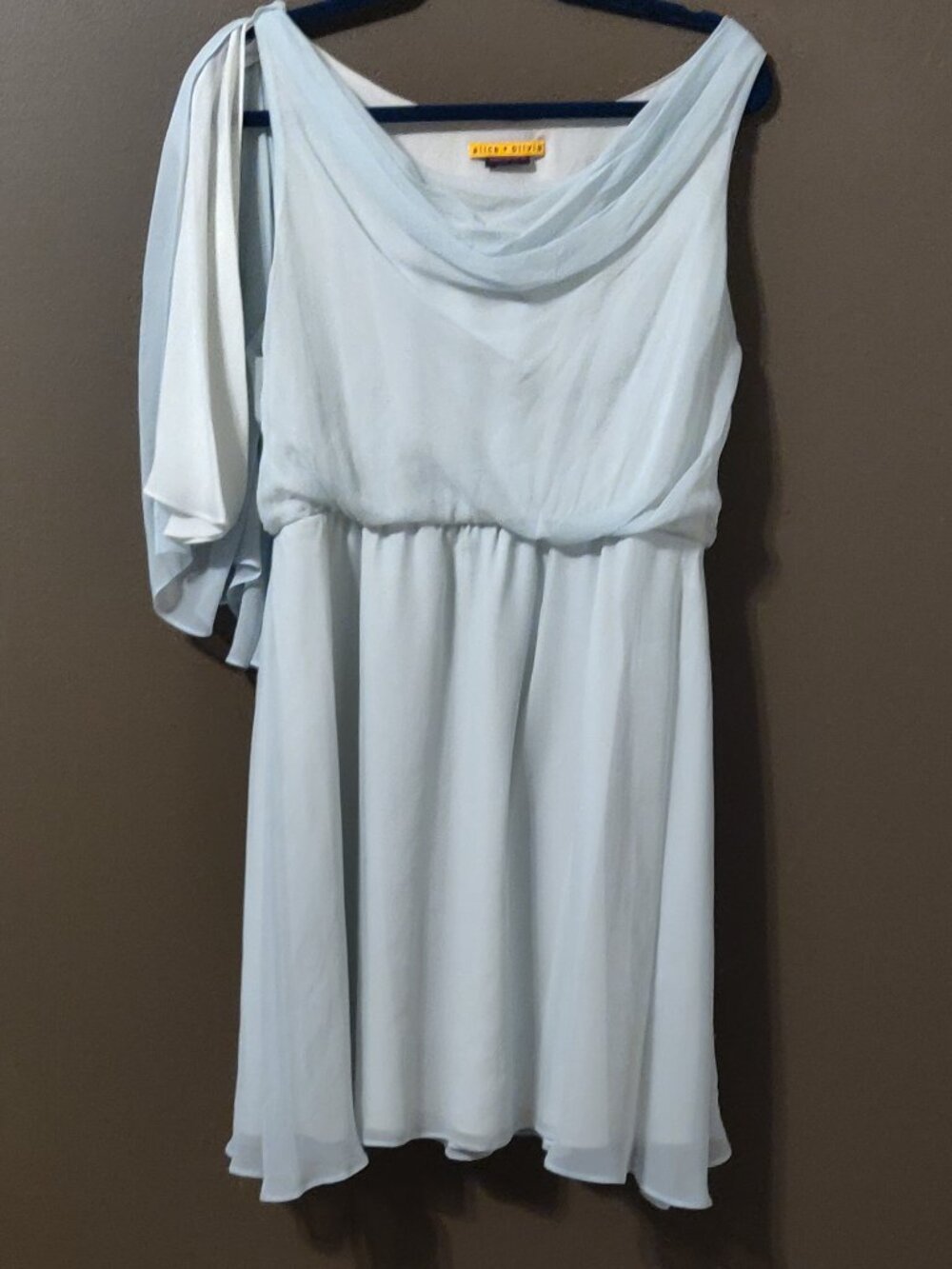 Alice + Olivia Light Green Silk Mini Dress With Shoulder Drape Size Medium
